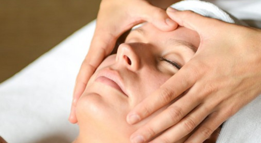 Il massaggio che toglie i pensieri, impararlo è facile. Basta un weekend